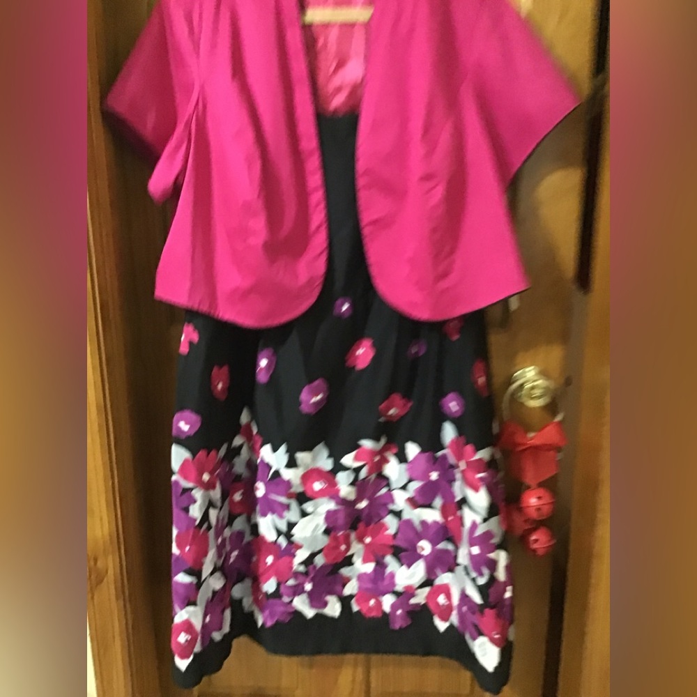 Woman’s size 24W studio one new with tags two piece dress set RE